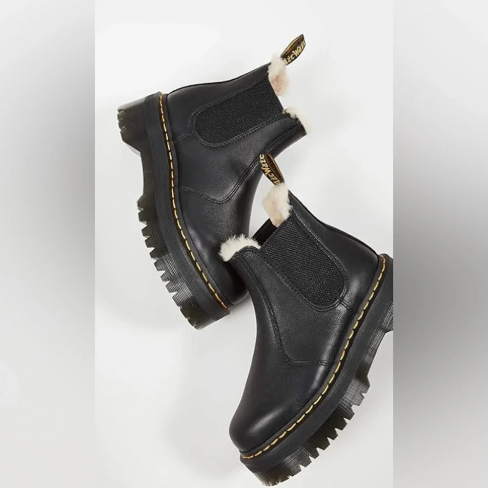 Dr Martens black 2976 Quad Chelsea boot
